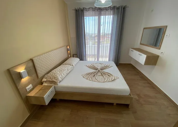 Summer Appartamento Golem (Tirana)