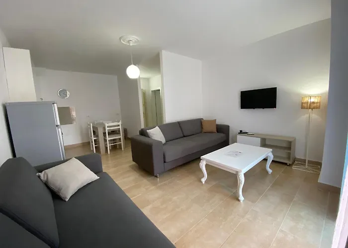 Summer Appartamento Golem (Tirana)