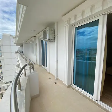 Summer Apartamento Golem (Tirana)