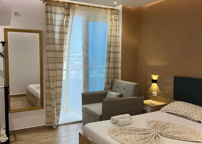 Summer Apartamento Golem (Tirana)